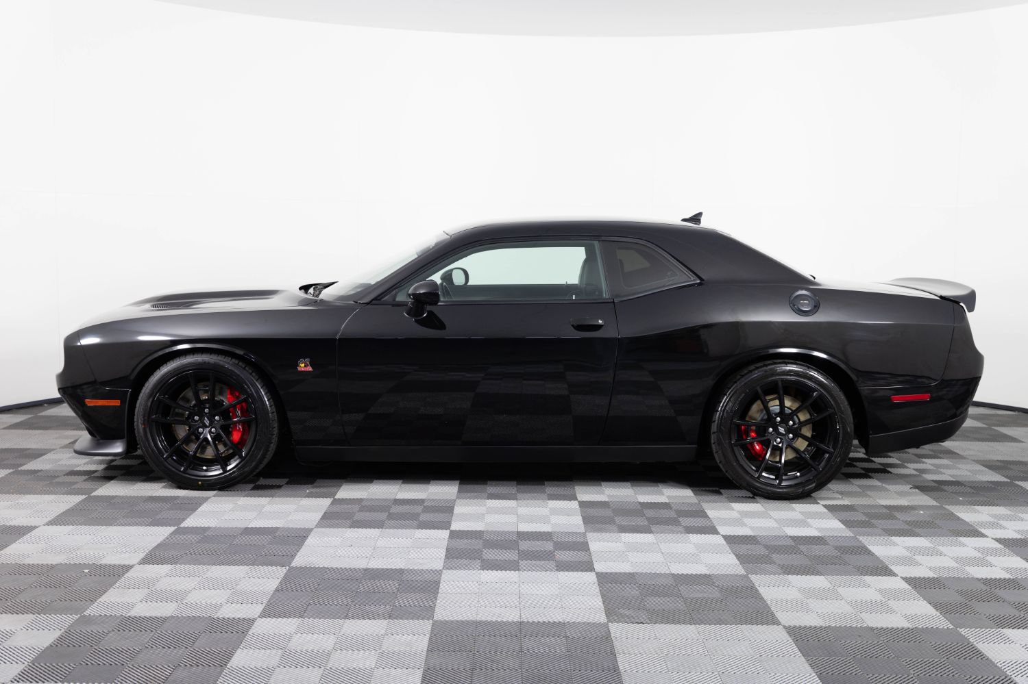 Used 2021 Dodge Challenger R/T Scat Pack w/ Dynamics Package RWD image 3