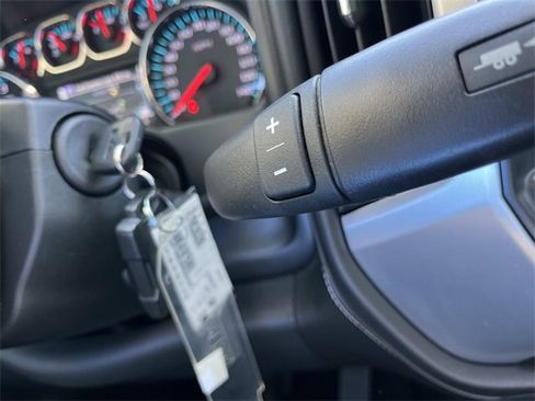 Used 2017 GMC Sierra 1500 SLE w/ SLE Value Package image 28