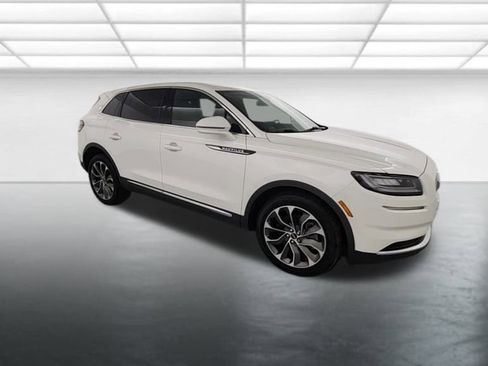 Used 2023 Lincoln Nautilus Reserve image 11