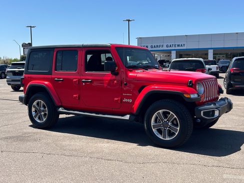 Used 2023 Jeep Wrangler Unlimited Sahara w/ Cold Weather Group AWD/4WD image 7