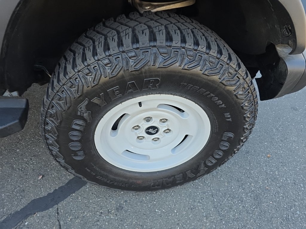 Used 2024 Ford Bronco Heritage Edition AWD/4WD image 11