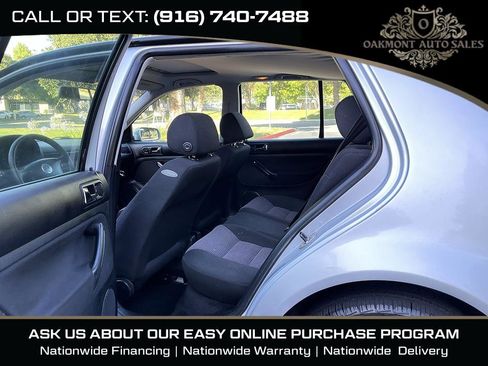 Used 2004 Volkswagen Golf GLS FWD image 12