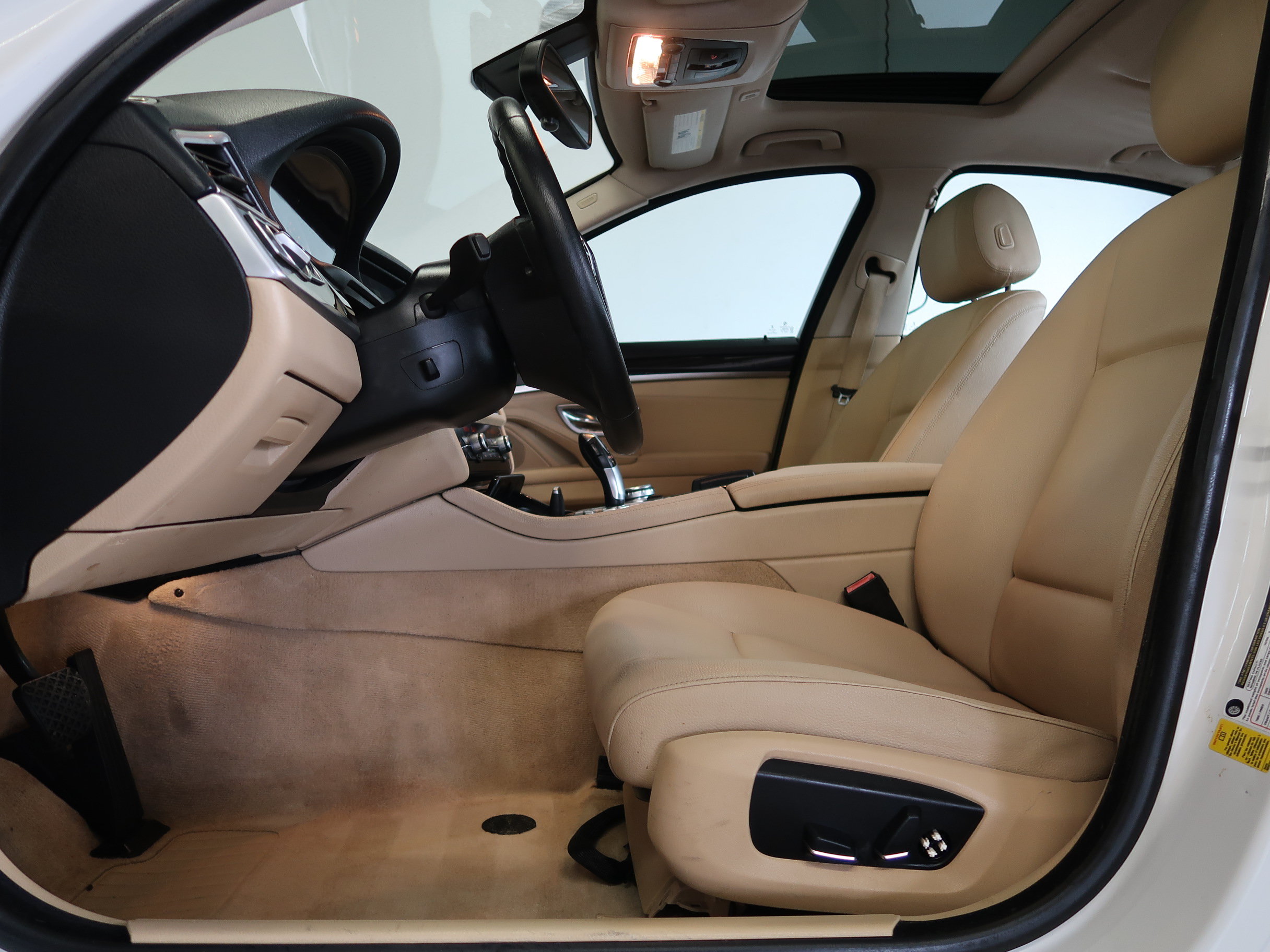 Used 2014 BMW 528i Sedan RWD image 21