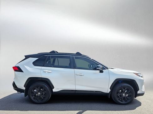 Used 2025 Toyota RAV4 XSE w/ Advanced Technology Package AWD/4WD image 37