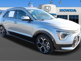 Used 2023 Kia Niro EX Touring video 1