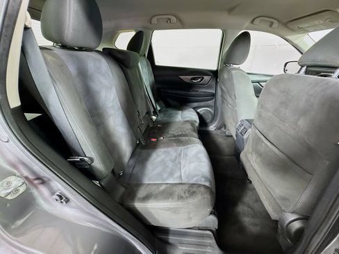 Used 2016 Nissan Rogue S w/ Appearance Package FWD image 31