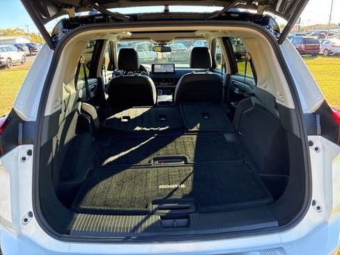 Used 2025 Nissan Rogue Platinum image 26
