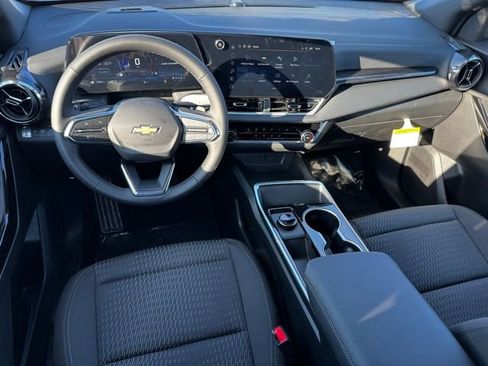 New 2026 Chevrolet Equinox LT AWD/4WD image 8