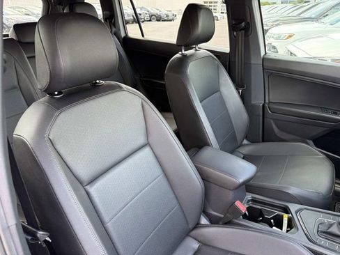 Used 2020 Volkswagen Tiguan SE R-Line FWD image 17