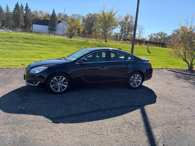 Used 2017 Buick Regal Premium w/ Driver Confidence Package #2 FWD image 1
