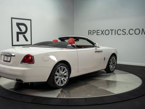 Used 2017 Rolls-Royce Dawn RWD image 10