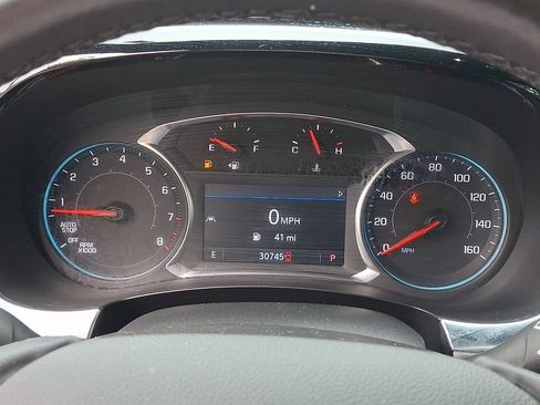 Used 2023 Chevrolet Traverse LT FWD image 22