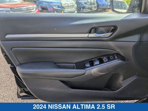 Used 2024 Nissan Altima 2.5 SR w/ SR Premium Package AWD/4WD image 12