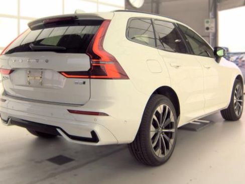 Used 2026 Volvo XC60 B5 Plus AWD/4WD image 3