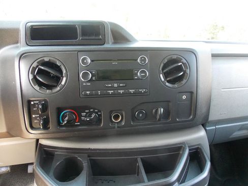 Used 2013 Ford E-350 and Econoline 350 XLT image 19