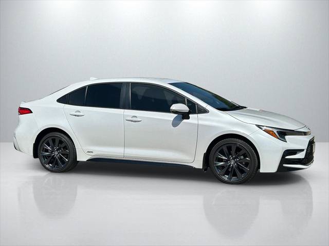 Certified 2026 Toyota Corolla SE AWD/4WD image 4