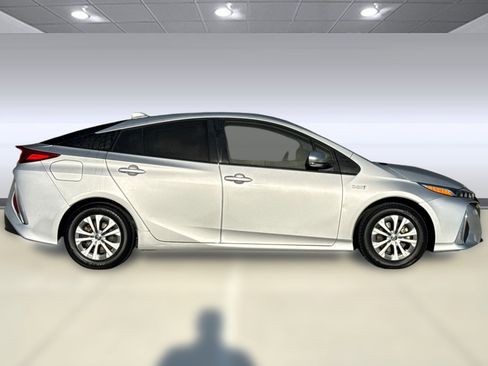 Used 2021 Toyota Prius Prime LE image 7