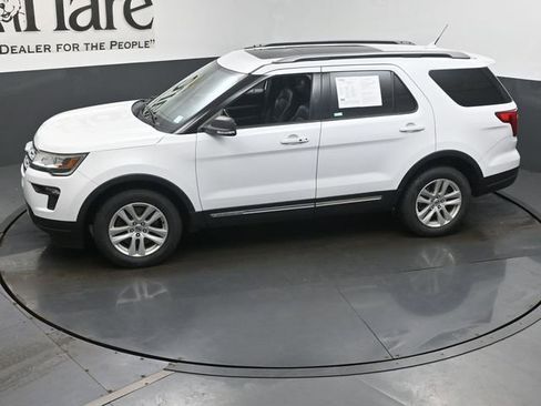 Used 2019 Ford Explorer XLT w/ Equipment Group 202A AWD/4WD image 59