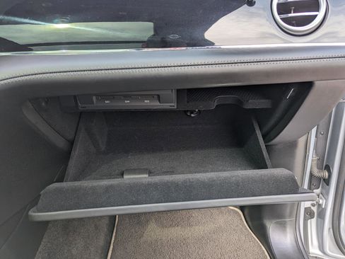 Used 2018 Bentley Bentayga Onyx Edition image 35