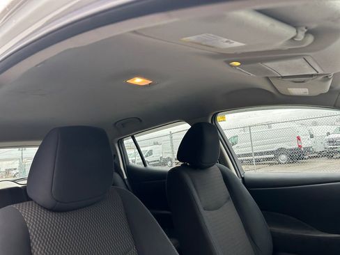 Used 2017 Nissan Leaf S image 27