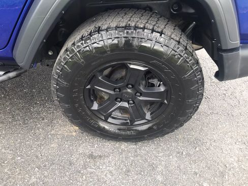 Used 2018 Jeep Wrangler Unlimited Sport S AWD/4WD image 40