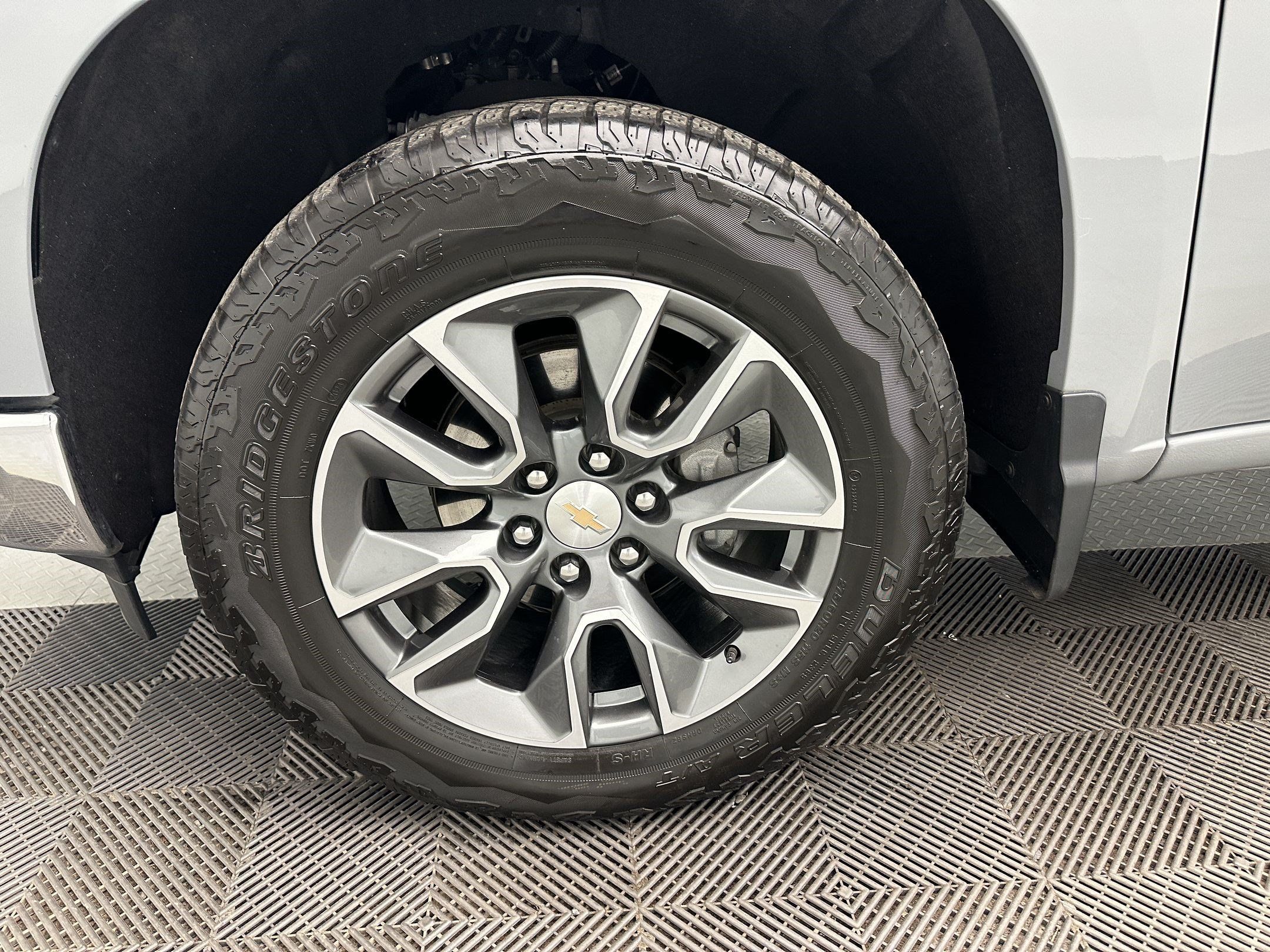 Certified 2024 Chevrolet Silverado 1500 LT AWD/4WD image 13