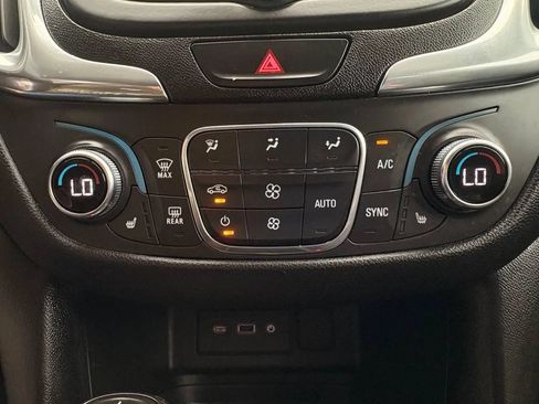Used 2020 Chevrolet Equinox LT FWD image 18