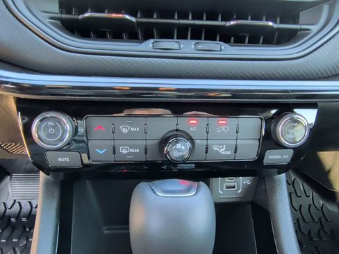 New 2026 Jeep Compass Altitude image 29