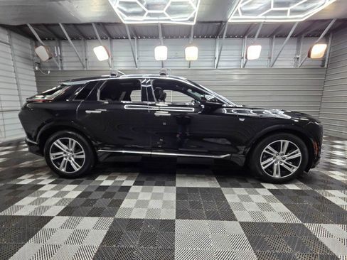 Used 2024 Cadillac Lyriq Tech AWD/4WD image 9