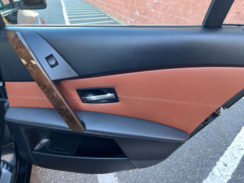 Used 2007 BMW 525xi Sedan image 12