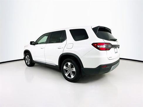 New 2025 Honda Pilot EX-L image 4