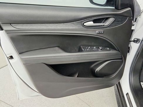 Used 2022 Alfa Romeo Stelvio Sprint image 10