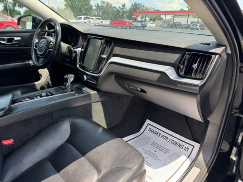 Used 2019 Volvo S60 T5 Momentum w/ Premium Package FWD image 16