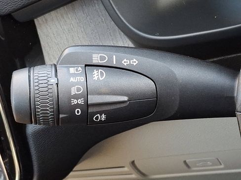 Used 2023 Volvo XC40 B5 Plus w/ Driver Assist Package image 26