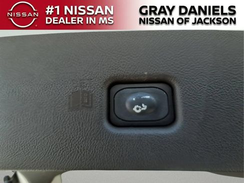 Used 2023 Lincoln Nautilus FWD w/ Premium Package image 9