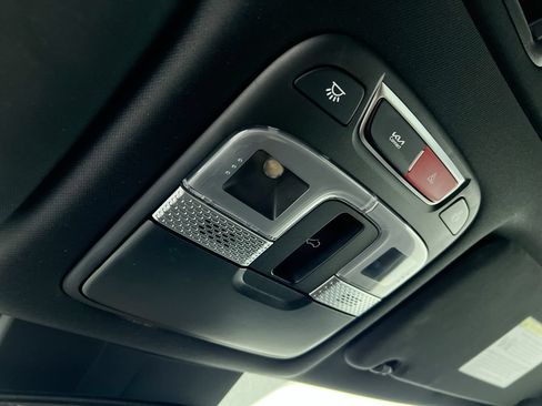 Used 2024 Kia Telluride EX w/ EX Captain's Chair Package FWD image 18