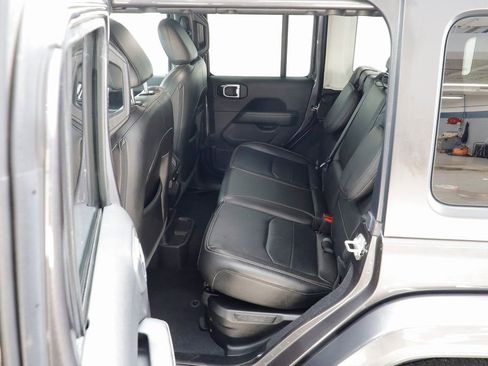 Used 2023 Jeep Wrangler Unlimited Sahara w/ Cold Weather Group image 15