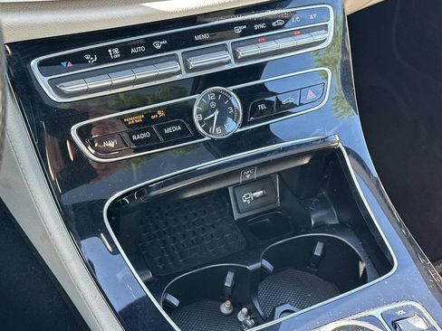 Used 2017 Mercedes-Benz E 300 4MATIC image 32