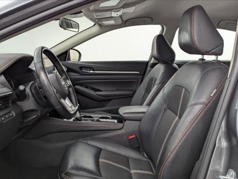Used 2024 Nissan Altima 2.5 SR FWD image 14