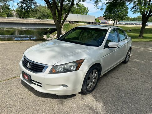Used 2009 Honda Accord EX image 2