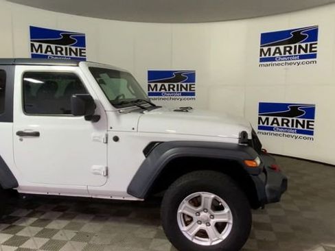 Used 2020 Jeep Wrangler Sport AWD/4WD image 3