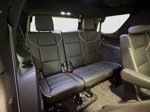 Used 2023 Cadillac Escalade Premium Luxury w/ Performance Package AWD/4WD image 25