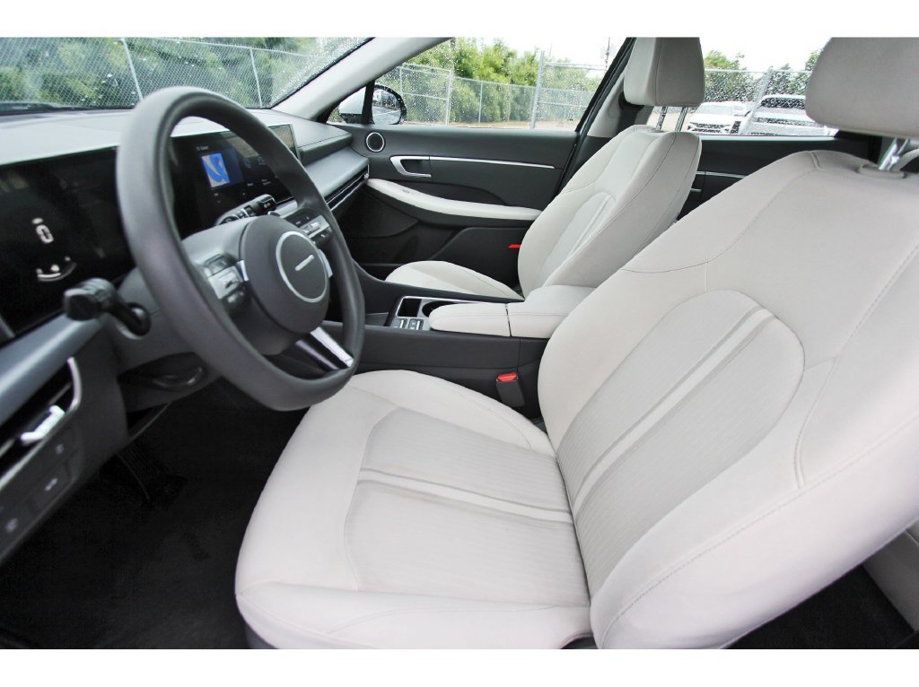 Certified 2025 Hyundai Sonata SEL FWD image 15