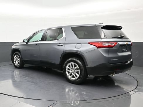 Used 2021 Chevrolet Traverse LS FWD image 3