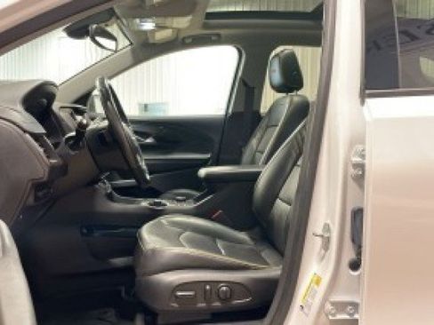 Used 2022 GMC Terrain AT4 w/ Infotainment Package II AWD/4WD image 15