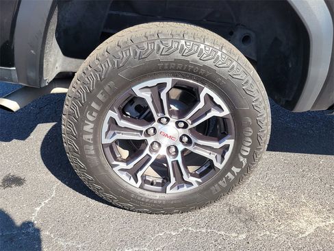 Used 2023 GMC Canyon AT4 w/ AT4 Premium Package image 5