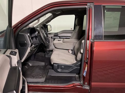Used 2016 Ford F150 XLT AWD/4WD image 17