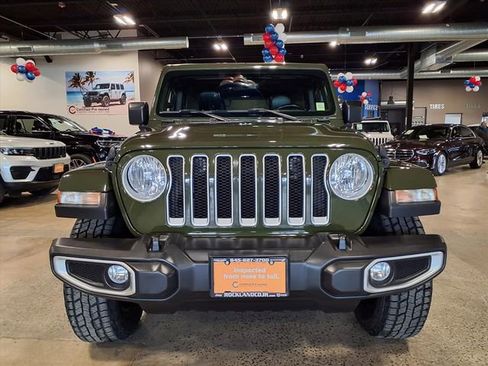 Used 2022 Jeep Wrangler Unlimited Sahara AWD/4WD image 3