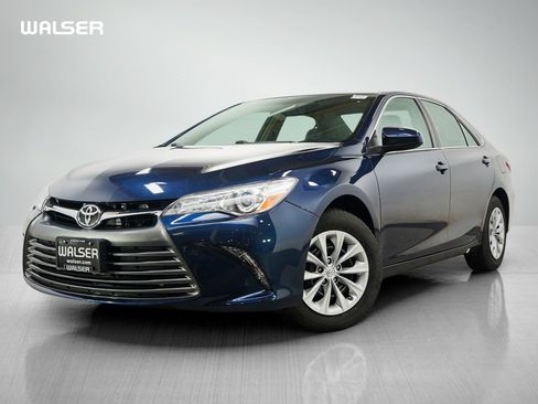 Used 2015 Toyota Camry LE FWD image 1