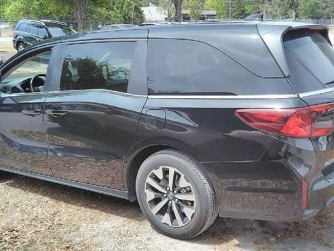 Used 2025 Honda Odyssey EX-L image 3